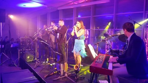 Hudobná skupina na oldies párty